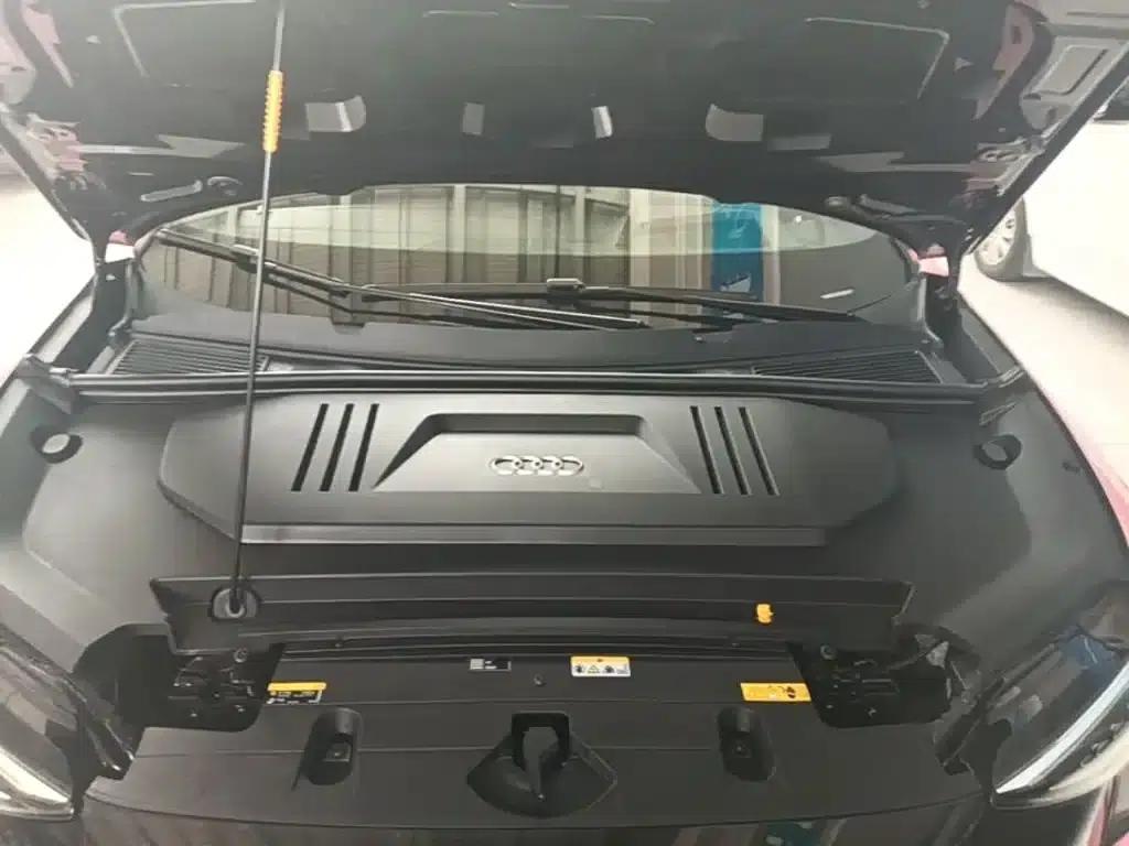 Audi Q5 e-tron 2023 Model 40 e-tron Star Edition Mech Suit — миниатюра 20