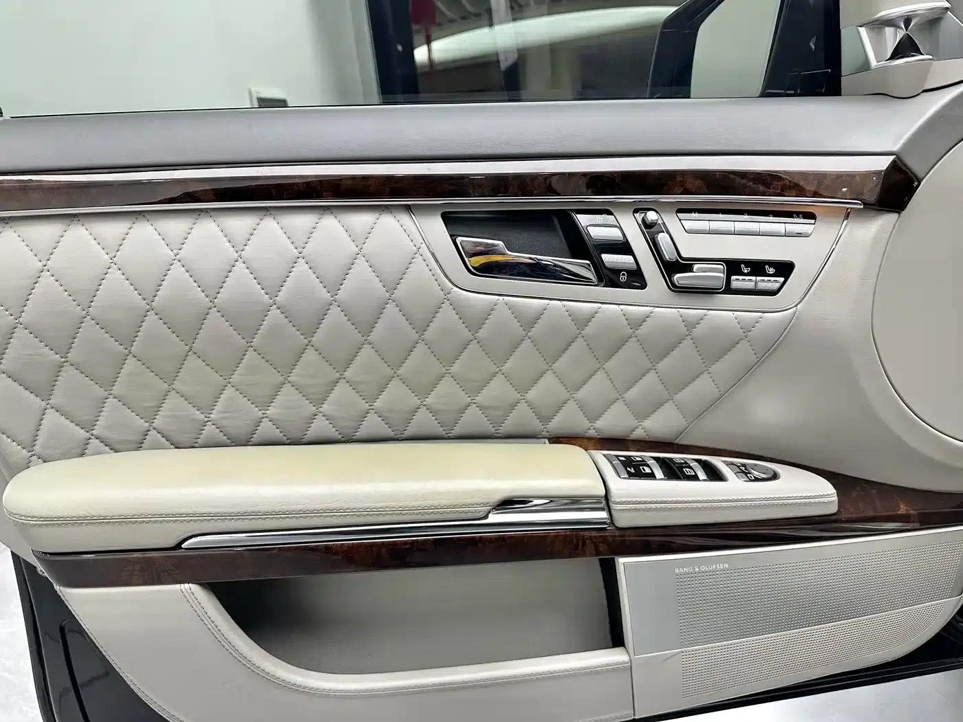 2010 Mercedes-Benz S-Class AMG S 65 — миниатюра 24