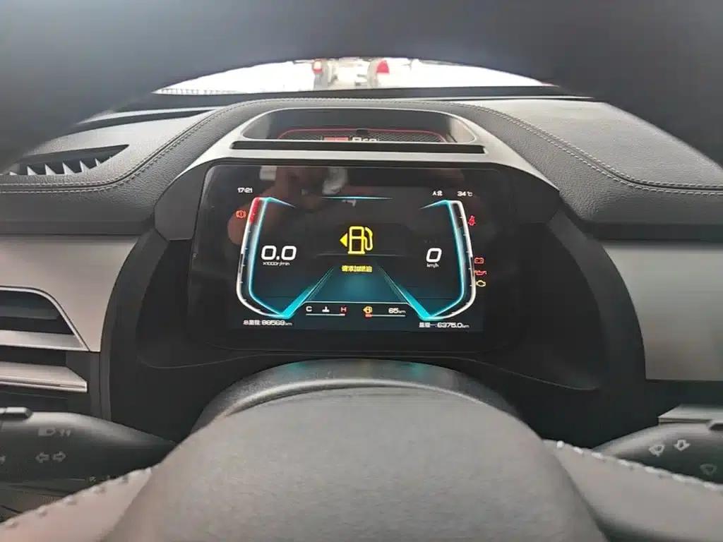 Qin Pro 2018 1.5L Manual Intelligent Connected Dynamic Edition — миниатюра 12