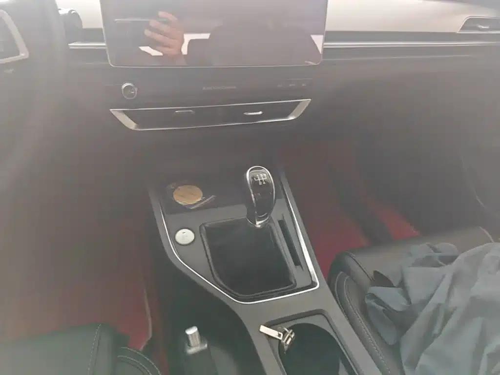 Qin Pro 2018 1.5L Manual Intelligent Connected Dynamic Edition — миниатюра 14