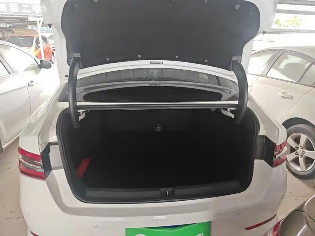 Qin Pro 2018 1.5L Manual Intelligent Connected Dynamic Edition — миниатюра 19