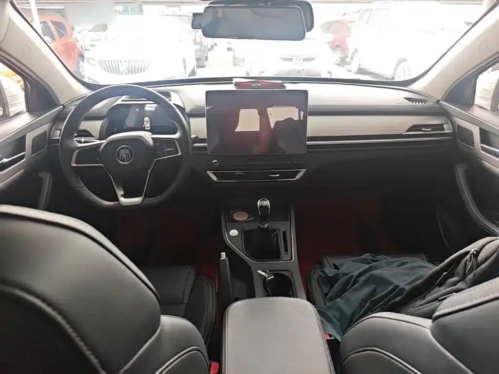 Qin Pro 2018 1.5L Manual Intelligent Connected Dynamic Edition — миниатюра 10
