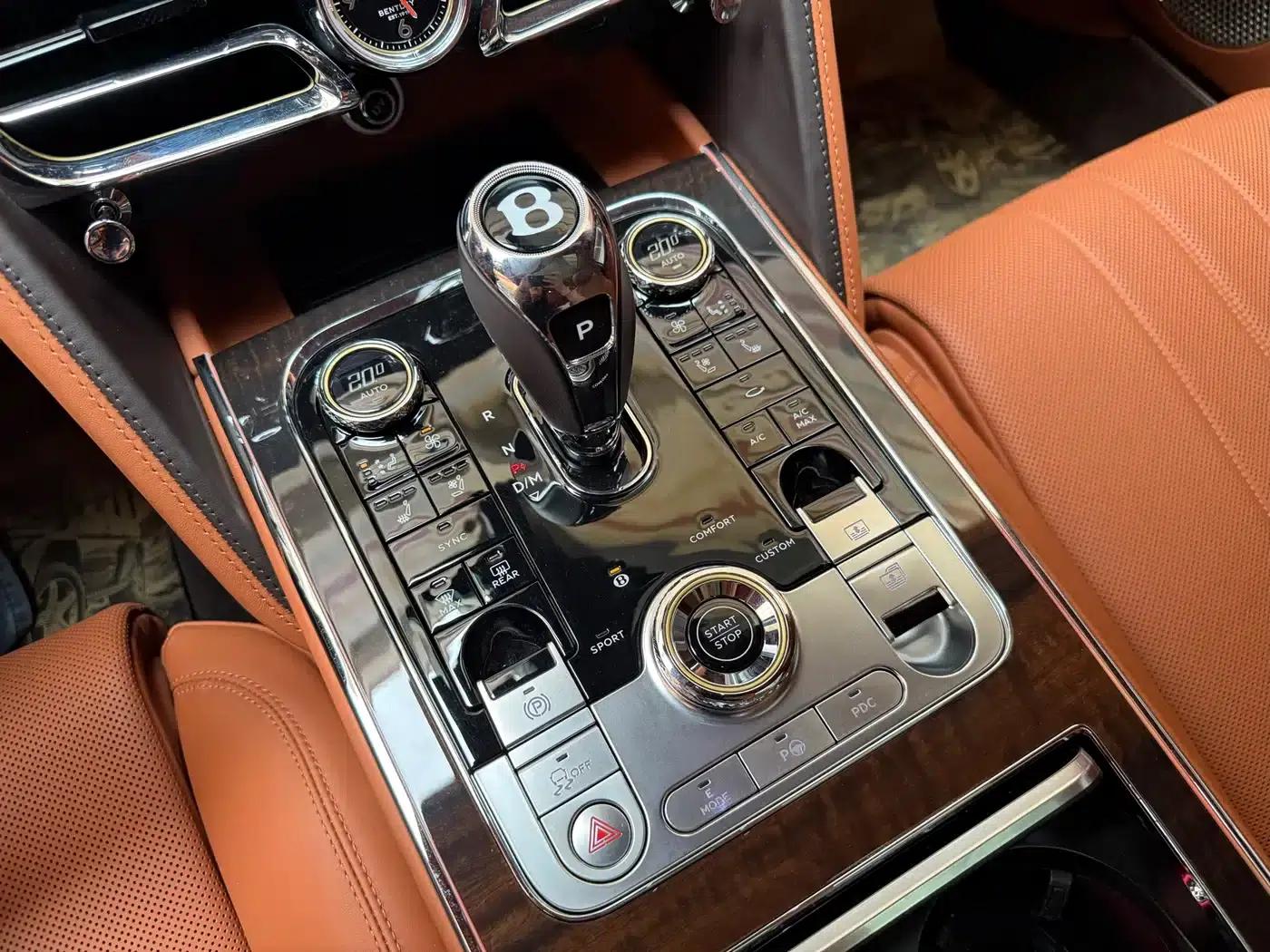 2022 Flying Spur Plug-in Hybrid 2.9T V6 — миниатюра 13