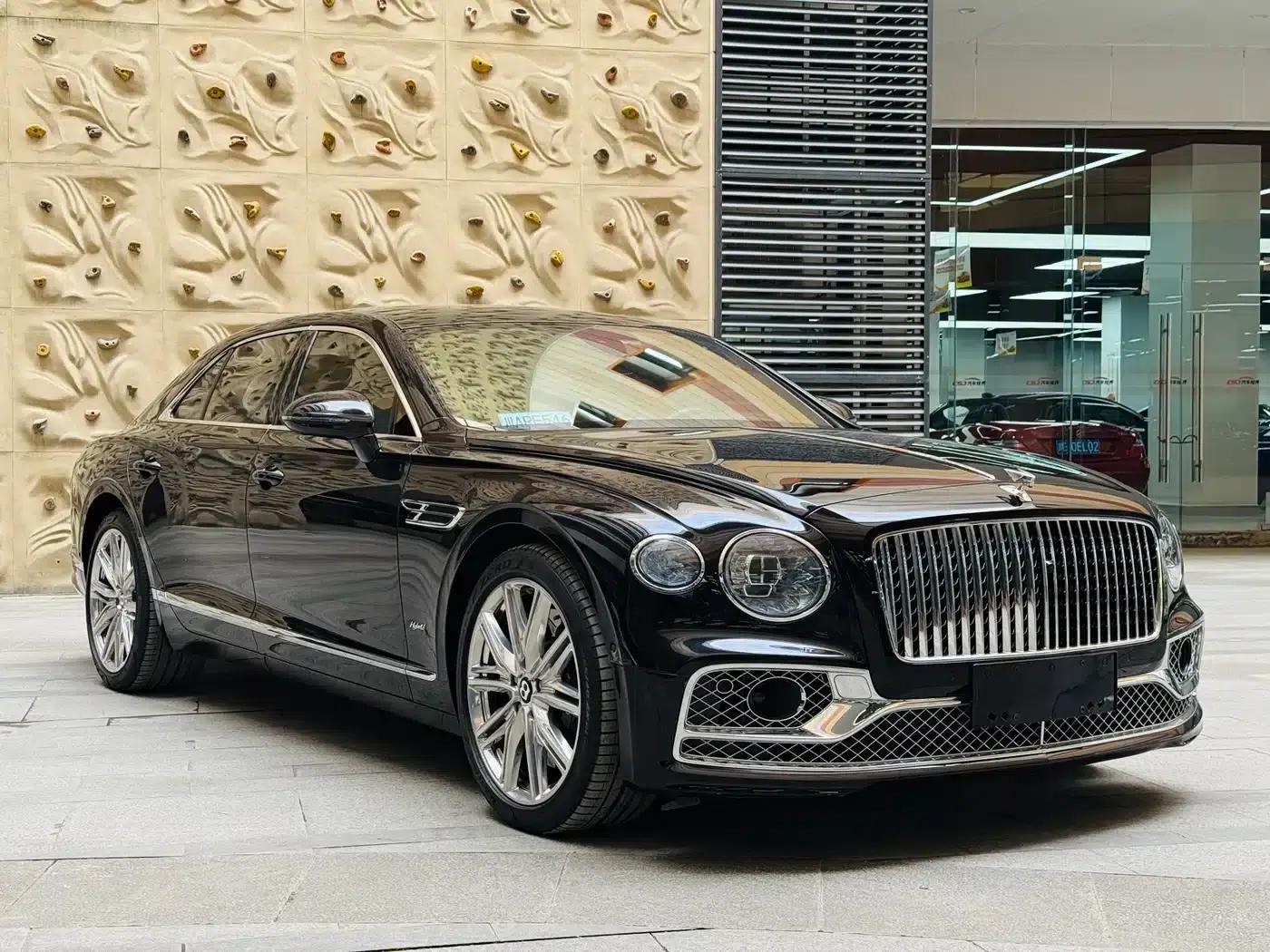 2022 Flying Spur Plug-in Hybrid 2.9T V6 — миниатюра 3