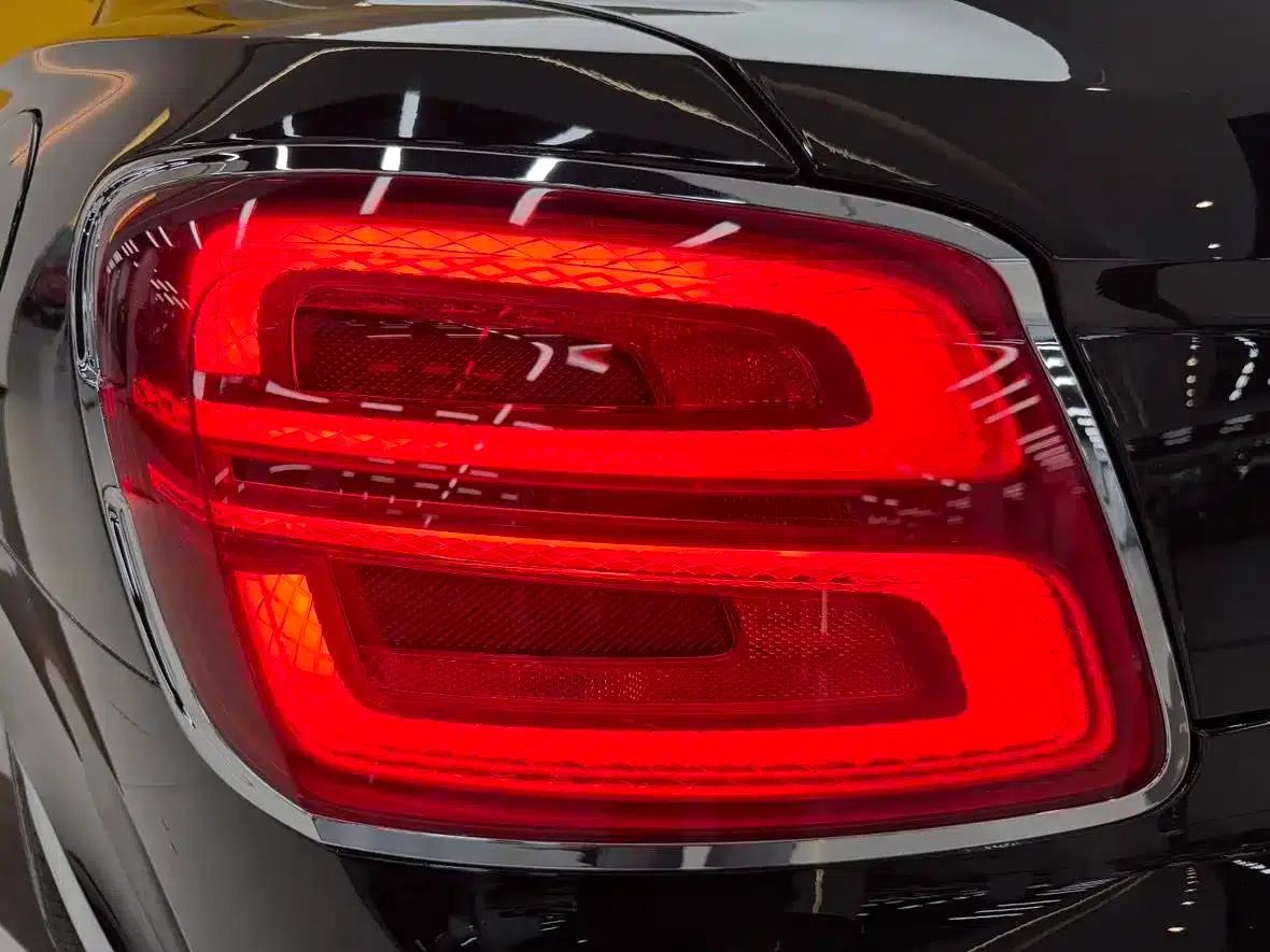 2022 Flying Spur Plug-in Hybrid 2.9T V6 — миниатюра 24