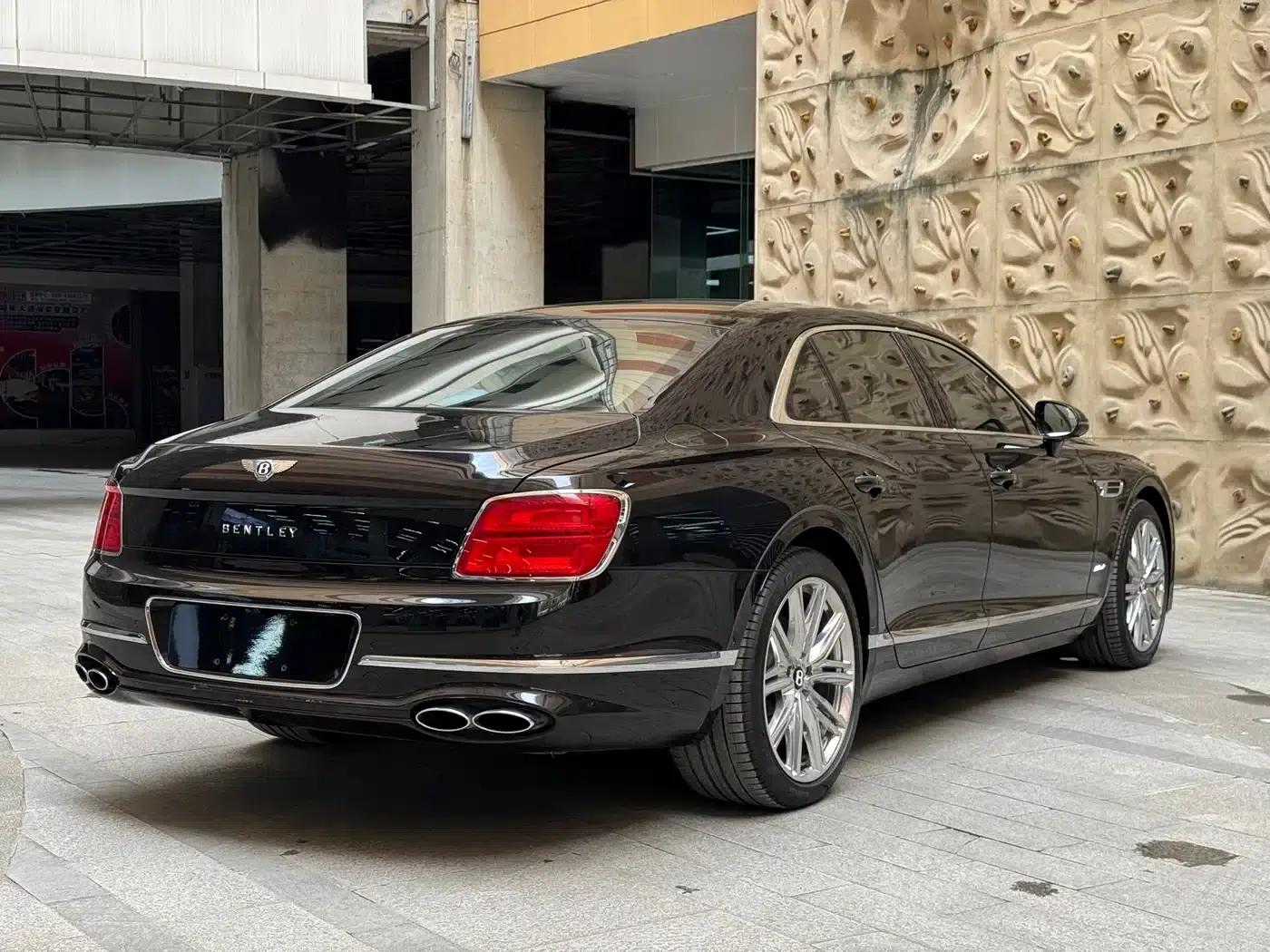 2022 Flying Spur Plug-in Hybrid 2.9T V6 — миниатюра 7