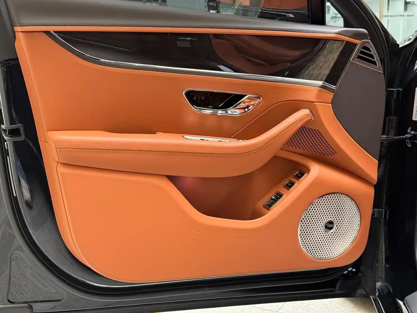 2022 Flying Spur Plug-in Hybrid 2.9T V6 — миниатюра 8