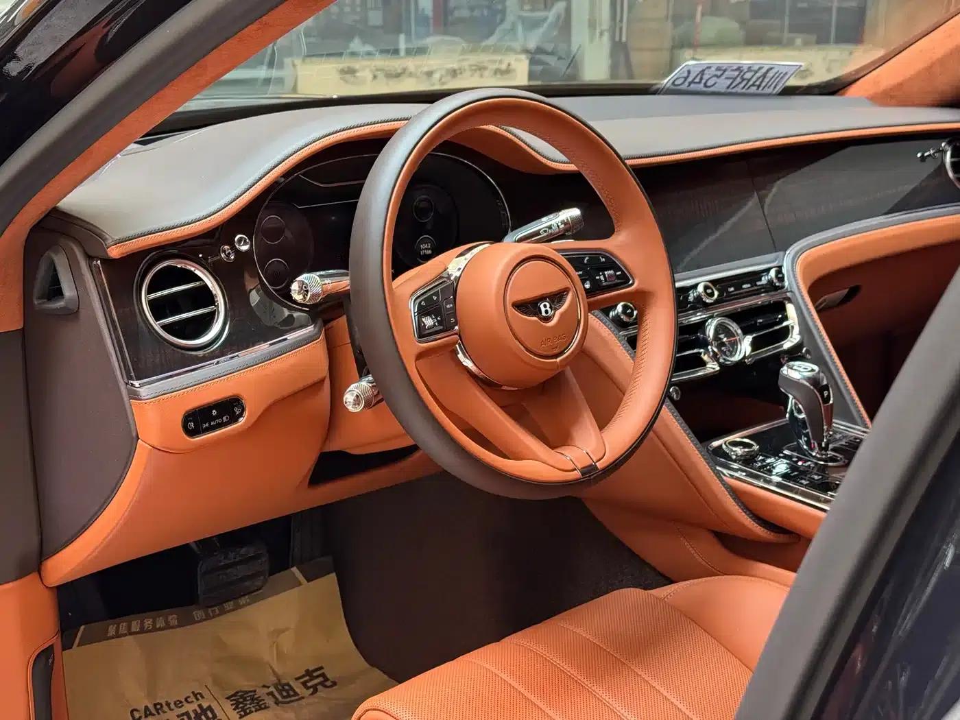 2022 Flying Spur Plug-in Hybrid 2.9T V6 — миниатюра 9