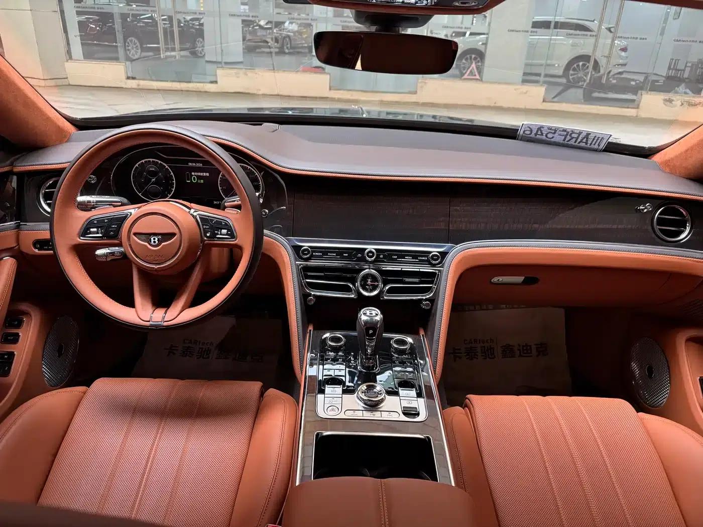 2022 Flying Spur Plug-in Hybrid 2.9T V6 — миниатюра 10