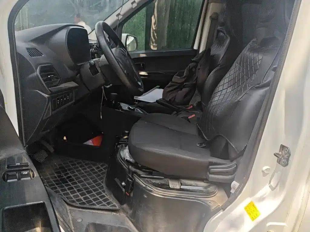 Changan Ruixing EM80 2025 Passenger Edition Comfort Model 6 Seats 300km Range Double Door — миниатюра 8