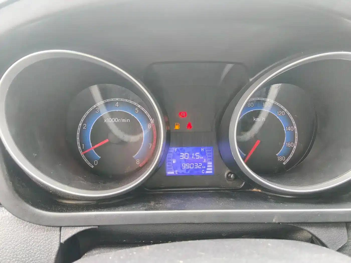 Changan Ruixing M90 2018 2.0L Comfort CNG Flat Top Hatchback 6-Seater 4G94S — миниатюра 11