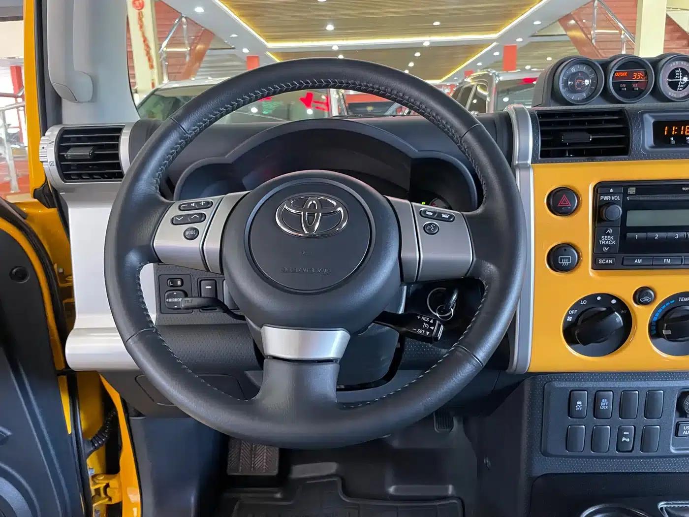 2019 FJ Cruiser 4.0L Automatic — миниатюра 11