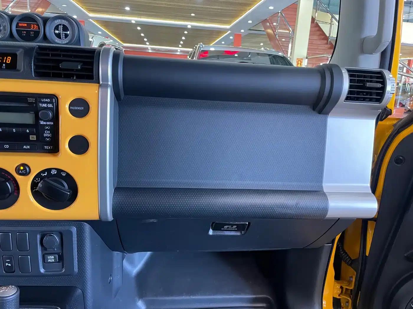 2019 FJ Cruiser 4.0L Automatic — миниатюра 12