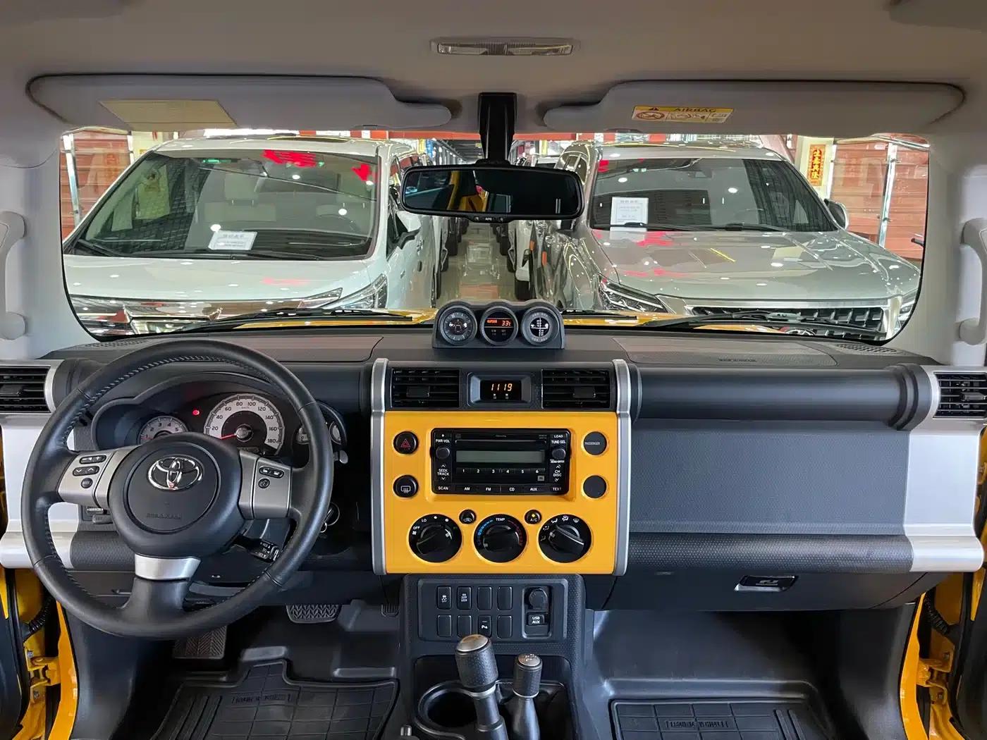 2019 FJ Cruiser 4.0L Automatic — миниатюра 13