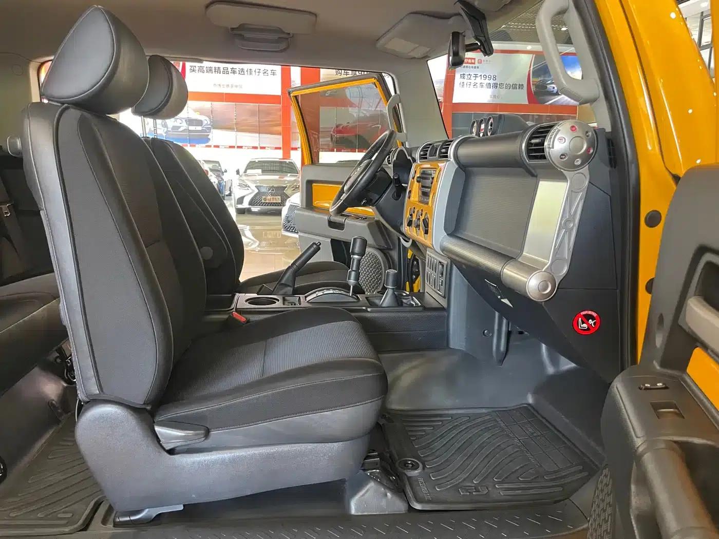2019 FJ Cruiser 4.0L Automatic — миниатюра 20