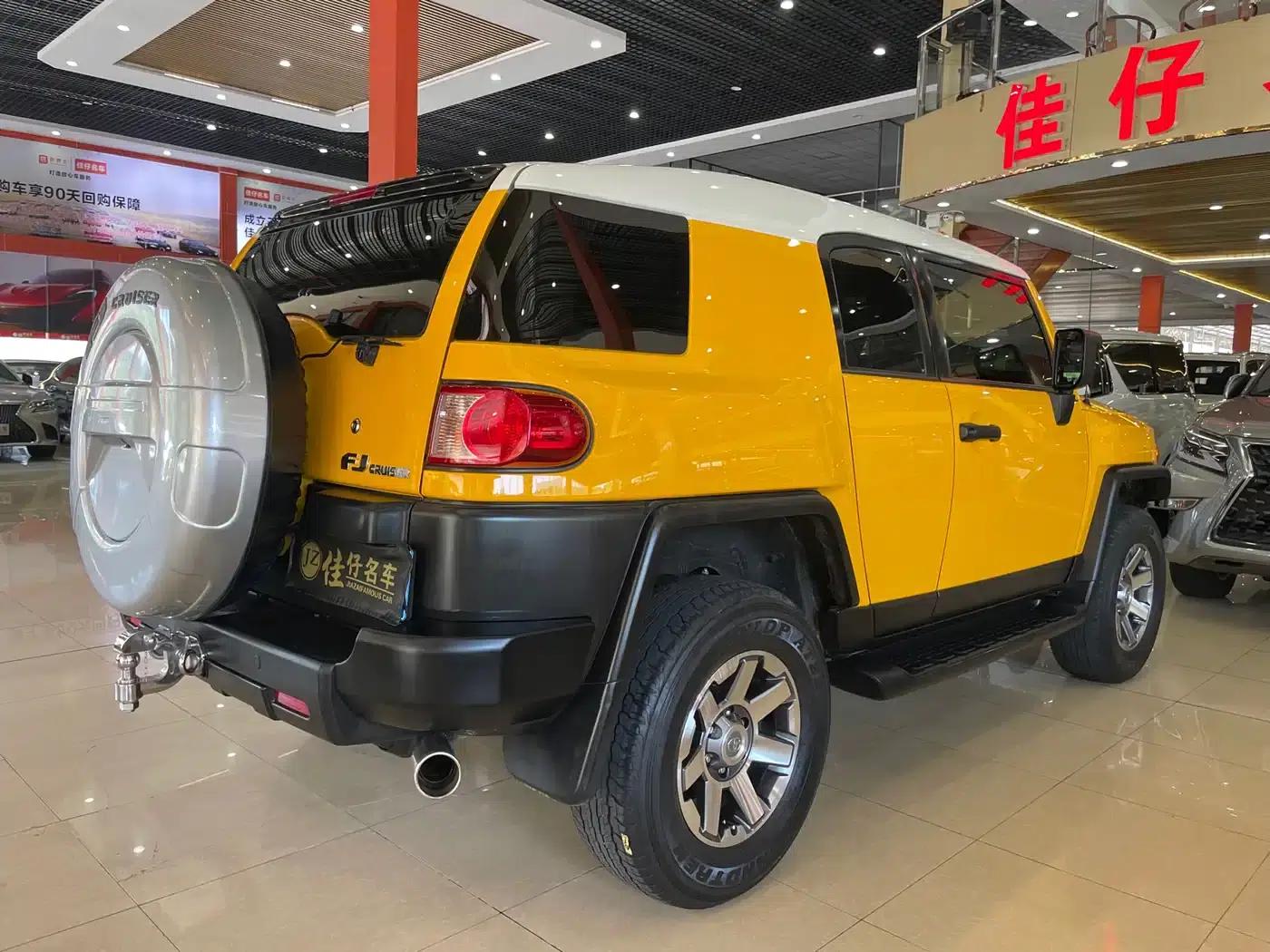 2019 FJ Cruiser 4.0L Automatic — миниатюра 6