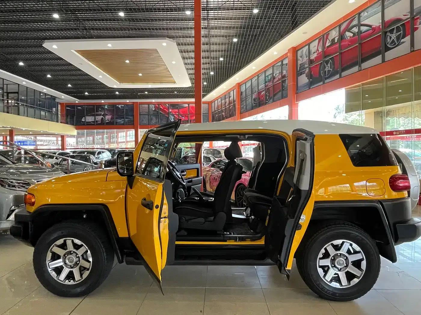 2019 FJ Cruiser 4.0L Automatic — миниатюра 8