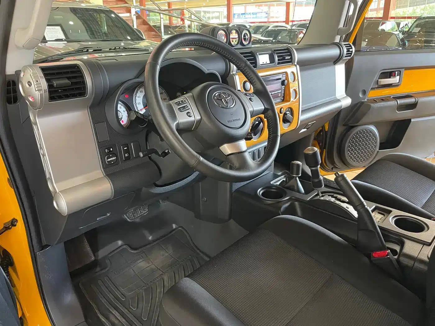 2019 FJ Cruiser 4.0L Automatic — миниатюра 10