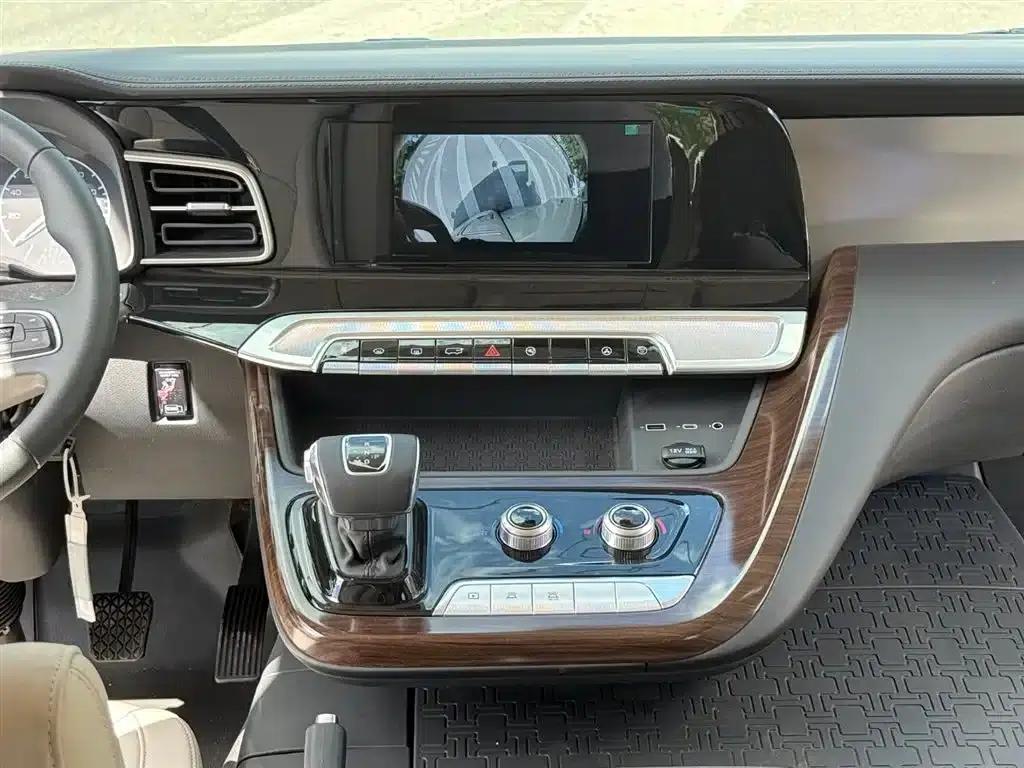 Hongqi Golden Sunflower Guoyue 2024 3.0T Luxury Edition 17-seater — миниатюра 12