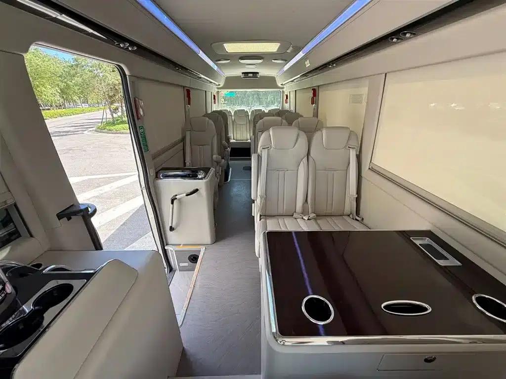 Hongqi Golden Sunflower Guoyue 2024 3.0T Luxury Edition 17-seater — миниатюра 14