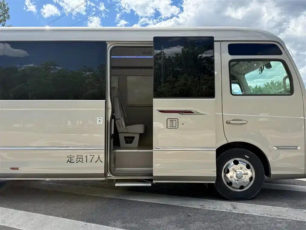 Hongqi Golden Sunflower Guoyue 2024 3.0T Luxury Edition 17-seater — миниатюра 18