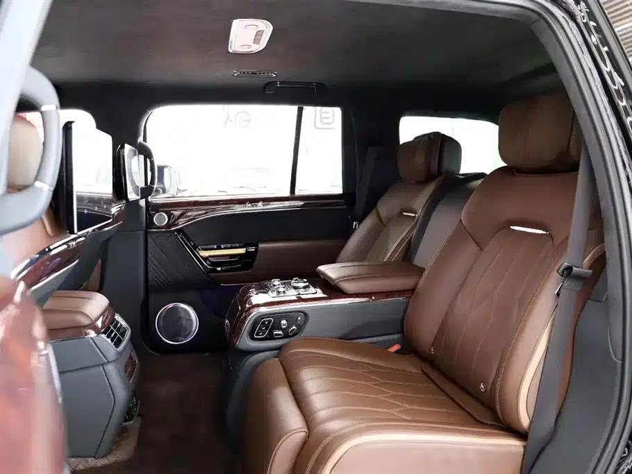 Hongqi Golden Sunflower National Glory 2022 4.0T Premium Flagship Edition 4-seater — миниатюра 7