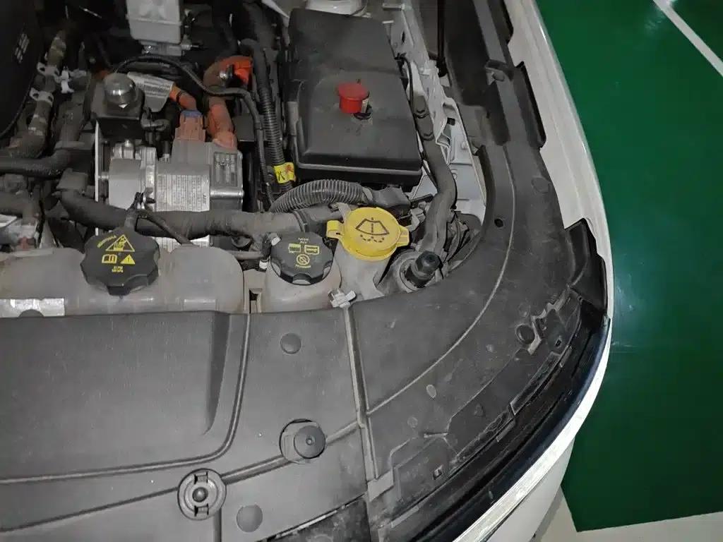 Grand Commander PHEV 2020 2.0T Plug-in Hybrid Leading Edition — миниатюра 22