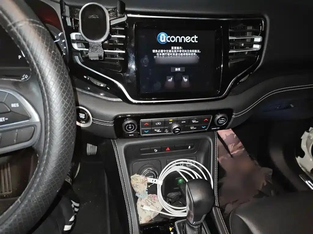 Grand Commander PHEV 2020 2.0T Plug-in Hybrid Leading Edition — миниатюра 6