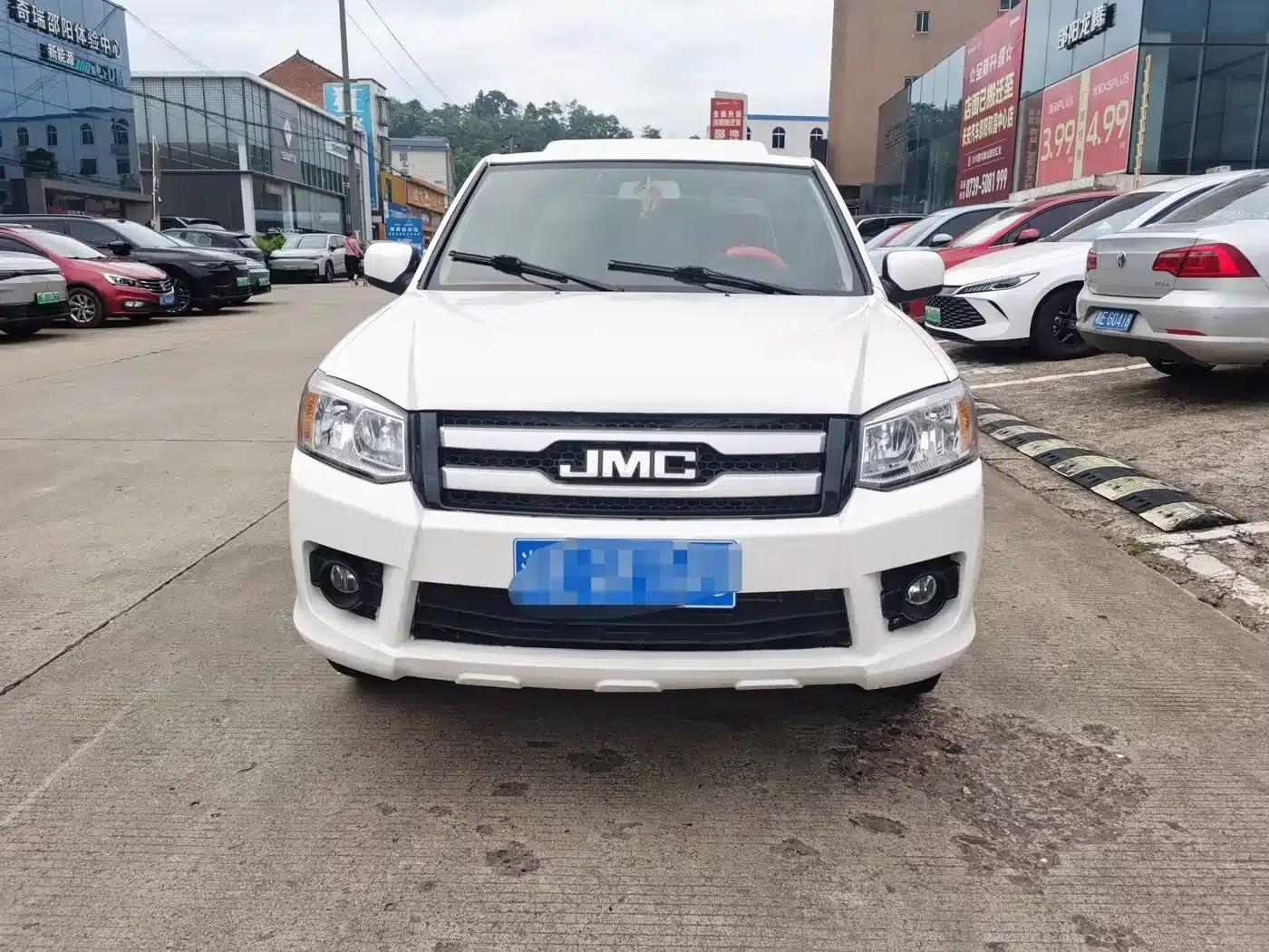 Baodian 2018 Model 2.9T New Value Two-Wheel Drive Diesel Luxury Standard Cargo Box JX4D30B5L — миниатюра 2