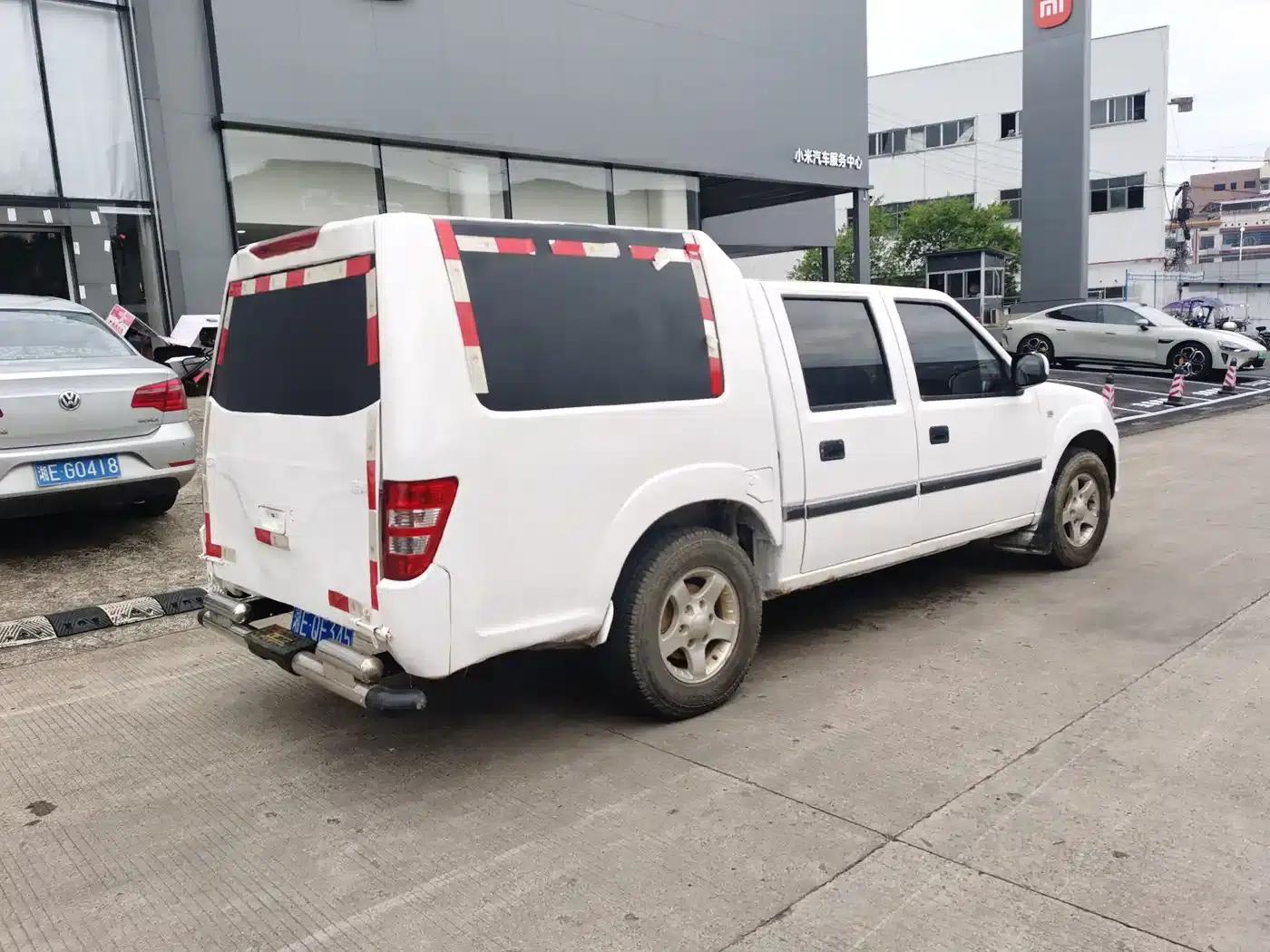 Baodian 2018 Model 2.9T New Value Two-Wheel Drive Diesel Luxury Standard Cargo Box JX4D30B5L — миниатюра 8