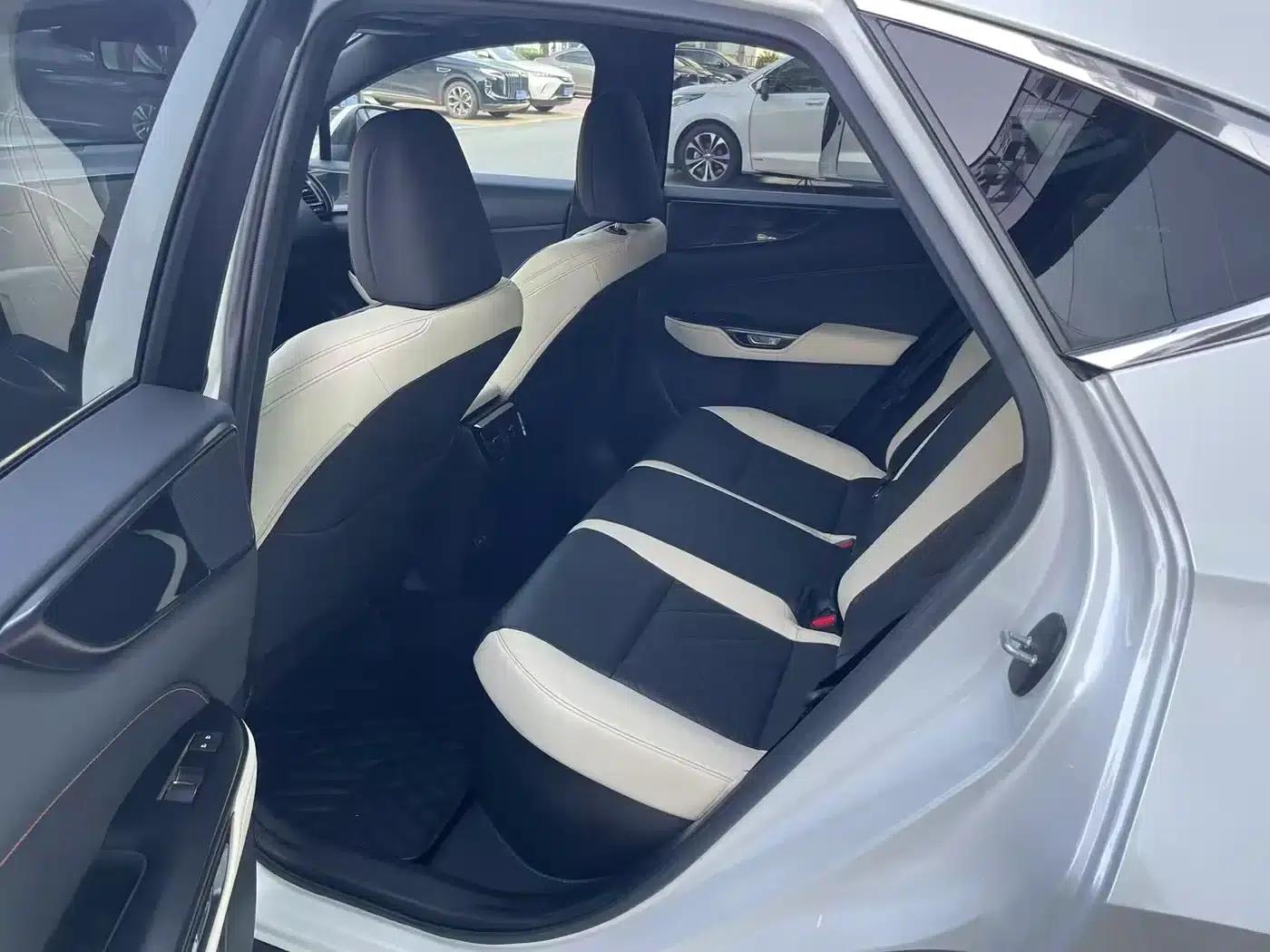 Lexus NX PHEV 2022 400h+ Premium Edition — миниатюра 6