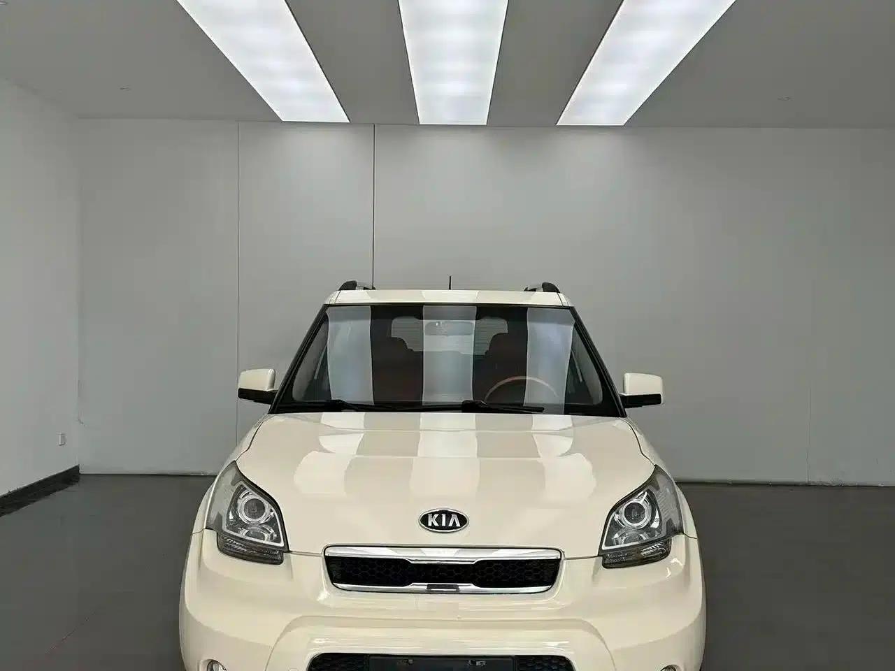 2010 Volkswagen Soul 2.0L AT Premium — миниатюра 2