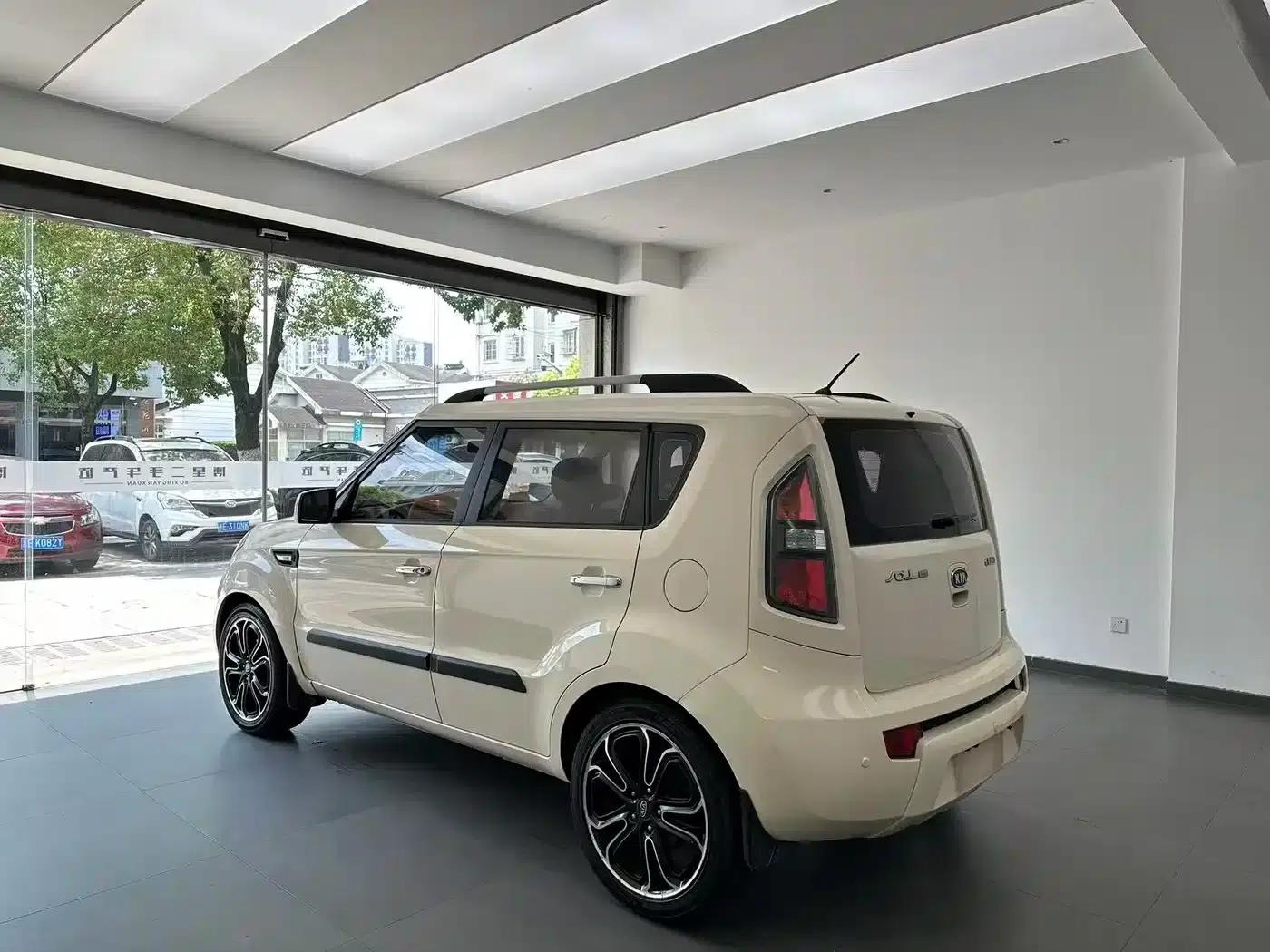 2010 Volkswagen Soul 2.0L AT Premium — миниатюра 9