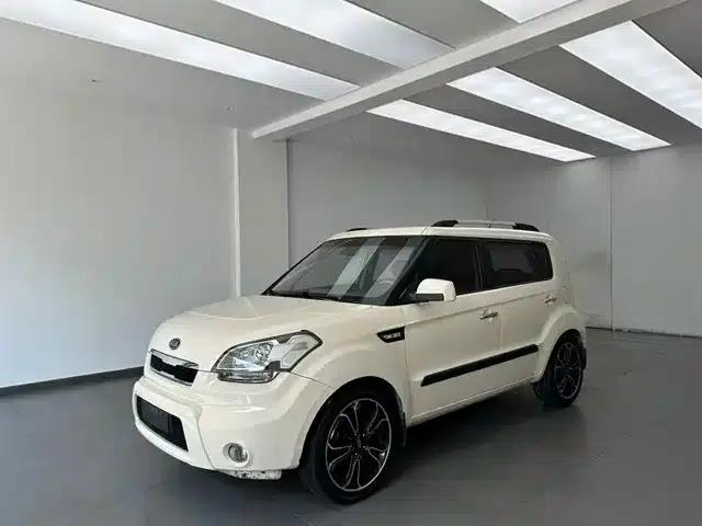 2010 Volkswagen Soul 2.0L AT Premium
