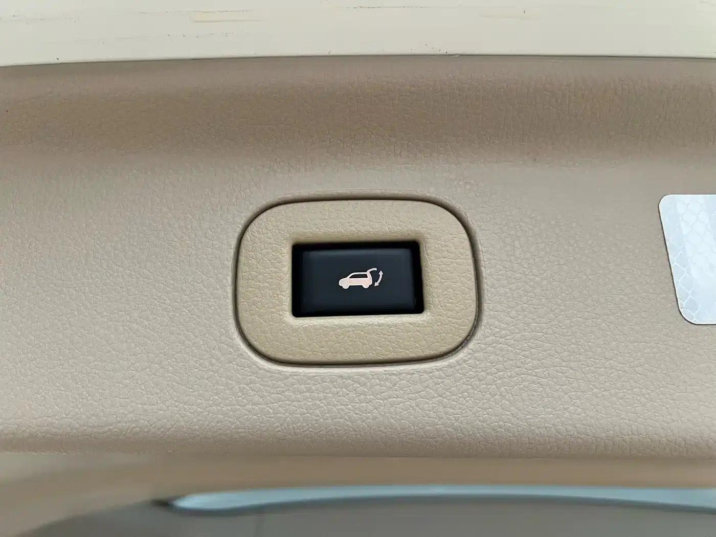 Quest 2013 3.5L SL — миниатюра 17