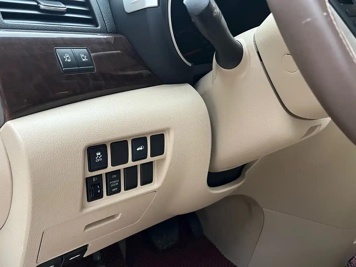 Quest 2013 3.5L SL — миниатюра 18