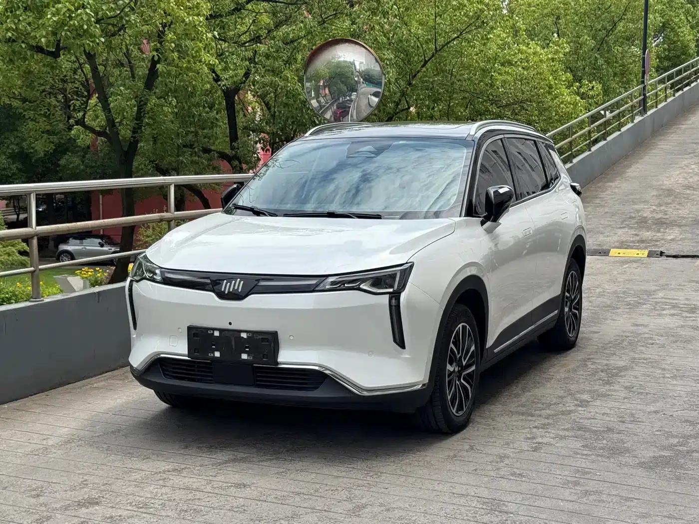 Weltmeister W6 2021 520km ACE Intelligent Edition — миниатюра 2