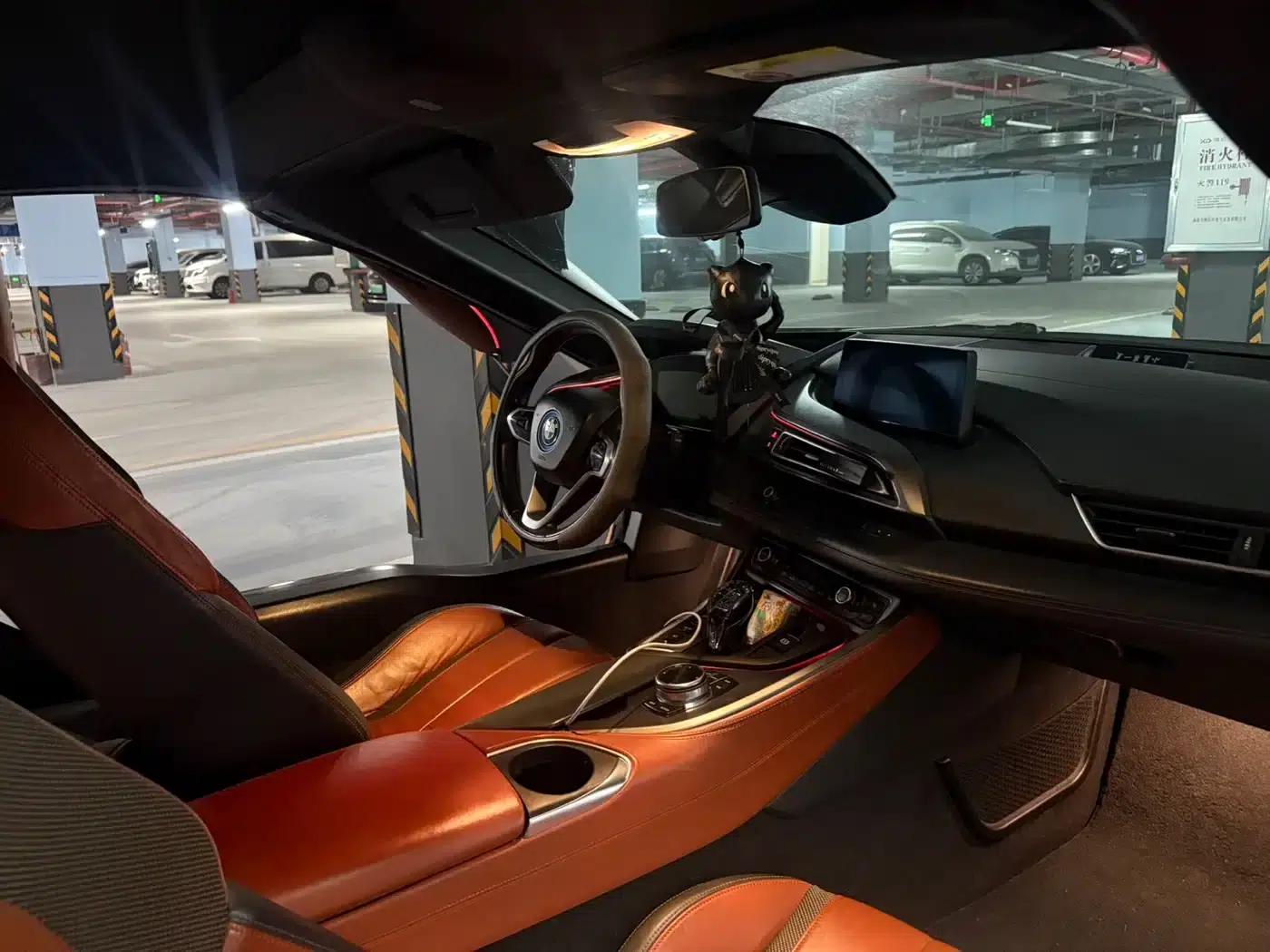 BMW i8 2019 Convertible — миниатюра 5