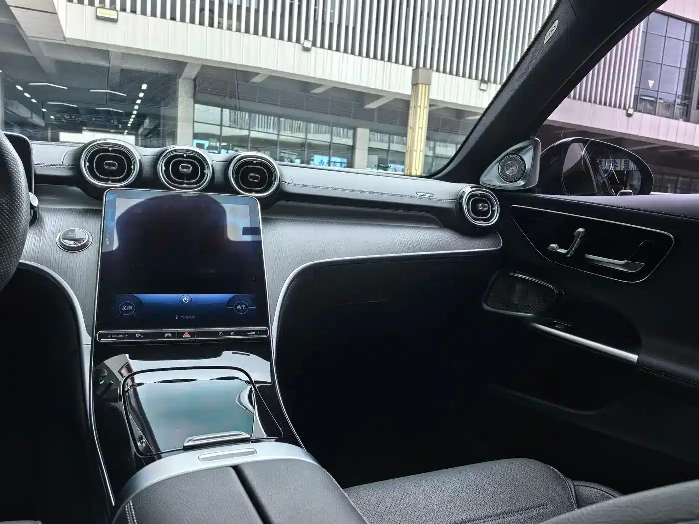 Mercedes-Benz C-Class 2023 Facelift C 260 L Sport Night Edition — миниатюра 11