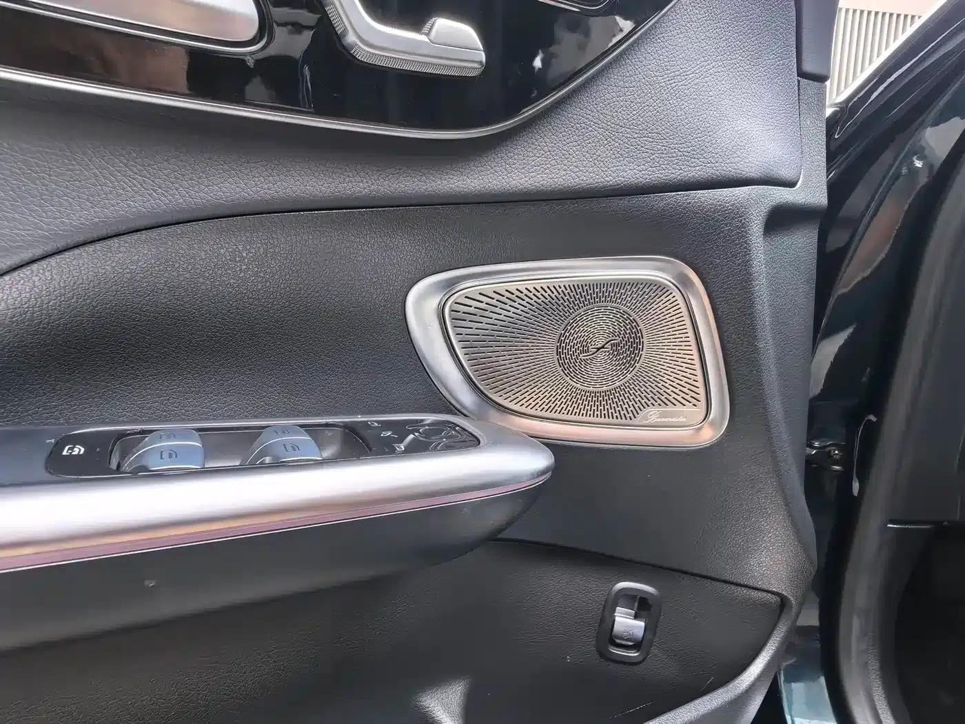 Mercedes-Benz C-Class 2023 Facelift C 260 L Sport Night Edition — миниатюра 13
