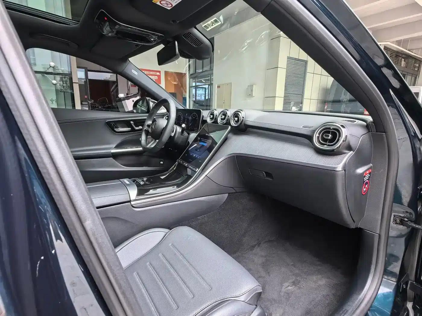 Mercedes-Benz C-Class 2023 Facelift C 260 L Sport Night Edition — миниатюра 8