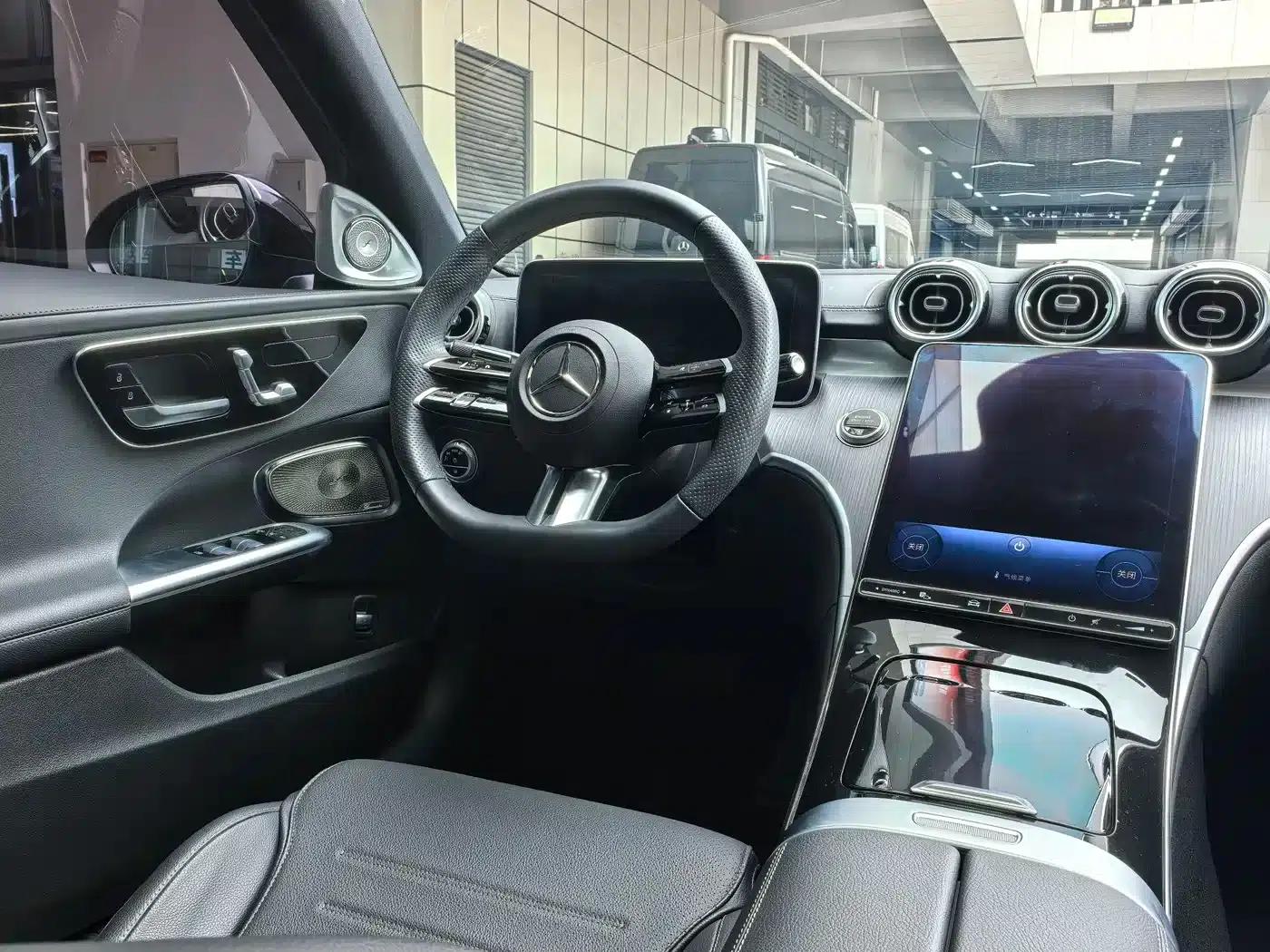 Mercedes-Benz C-Class 2023 Facelift C 260 L Sport Night Edition — миниатюра 10