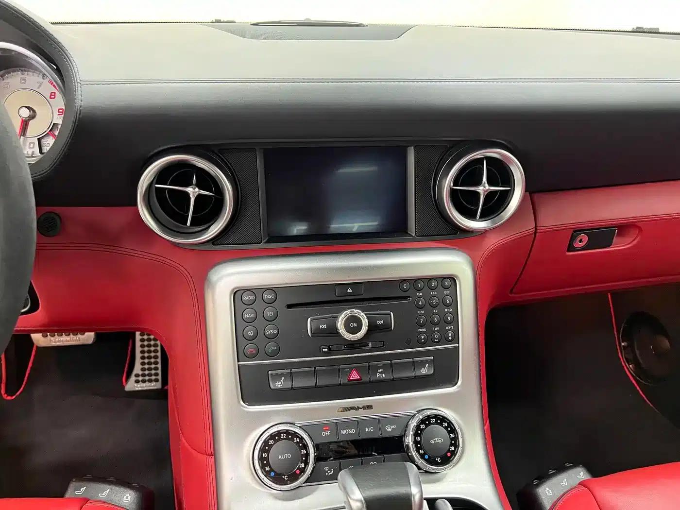 2011 Mercedes-Benz SLS AMG — миниатюра 25