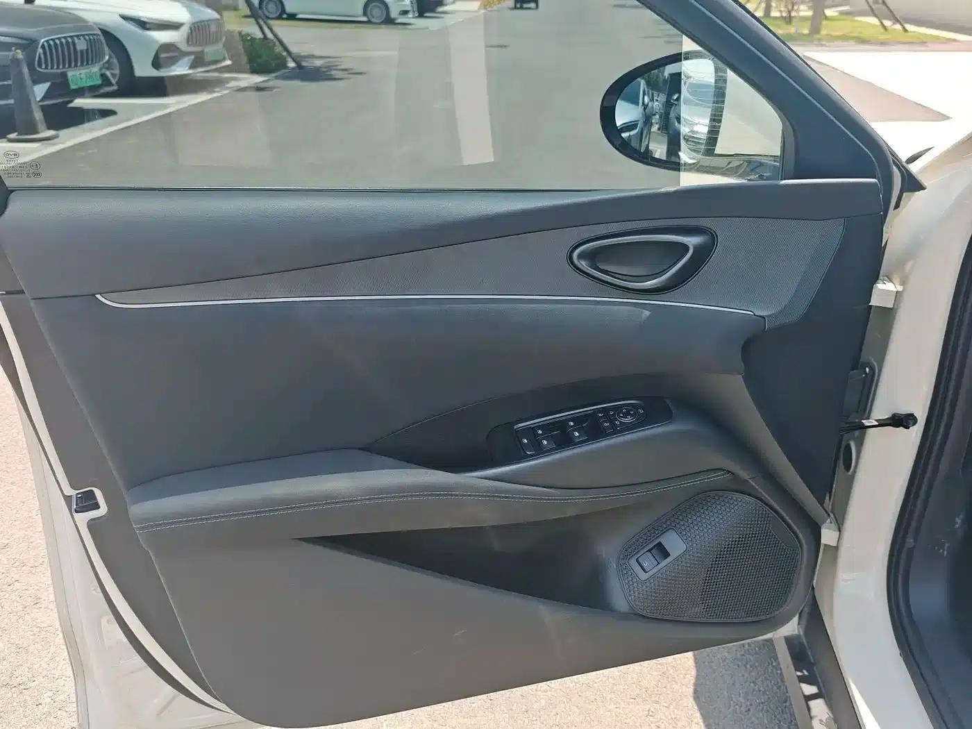 Seal 06 DM-i Touring Edition 2025 DM-i 150KM Premium Model — миниатюра 14