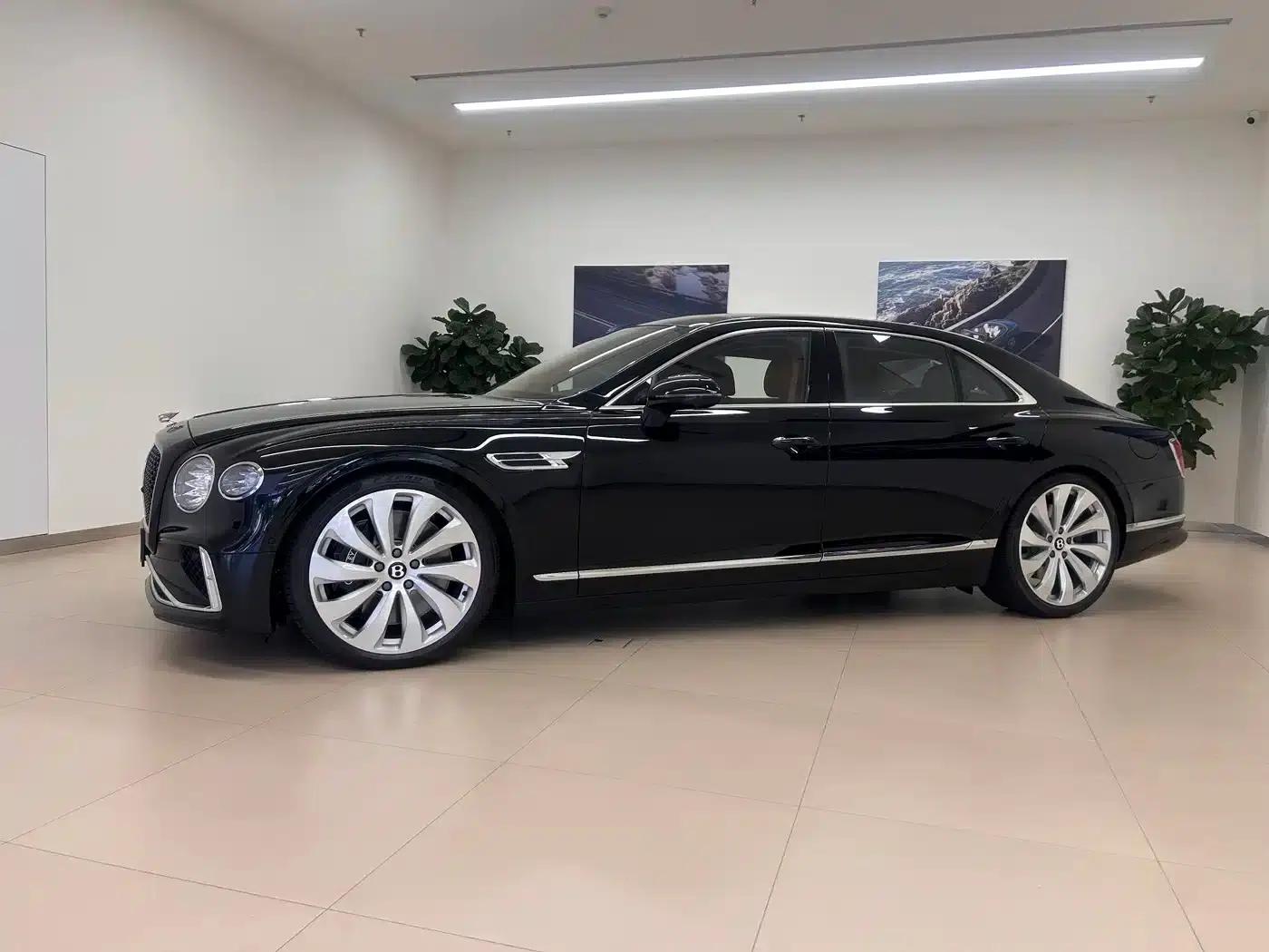 2026 Mercedes-Benz Flying Spur Plug-in Hybrid 4.0T V8 Standard Edition — миниатюра 2