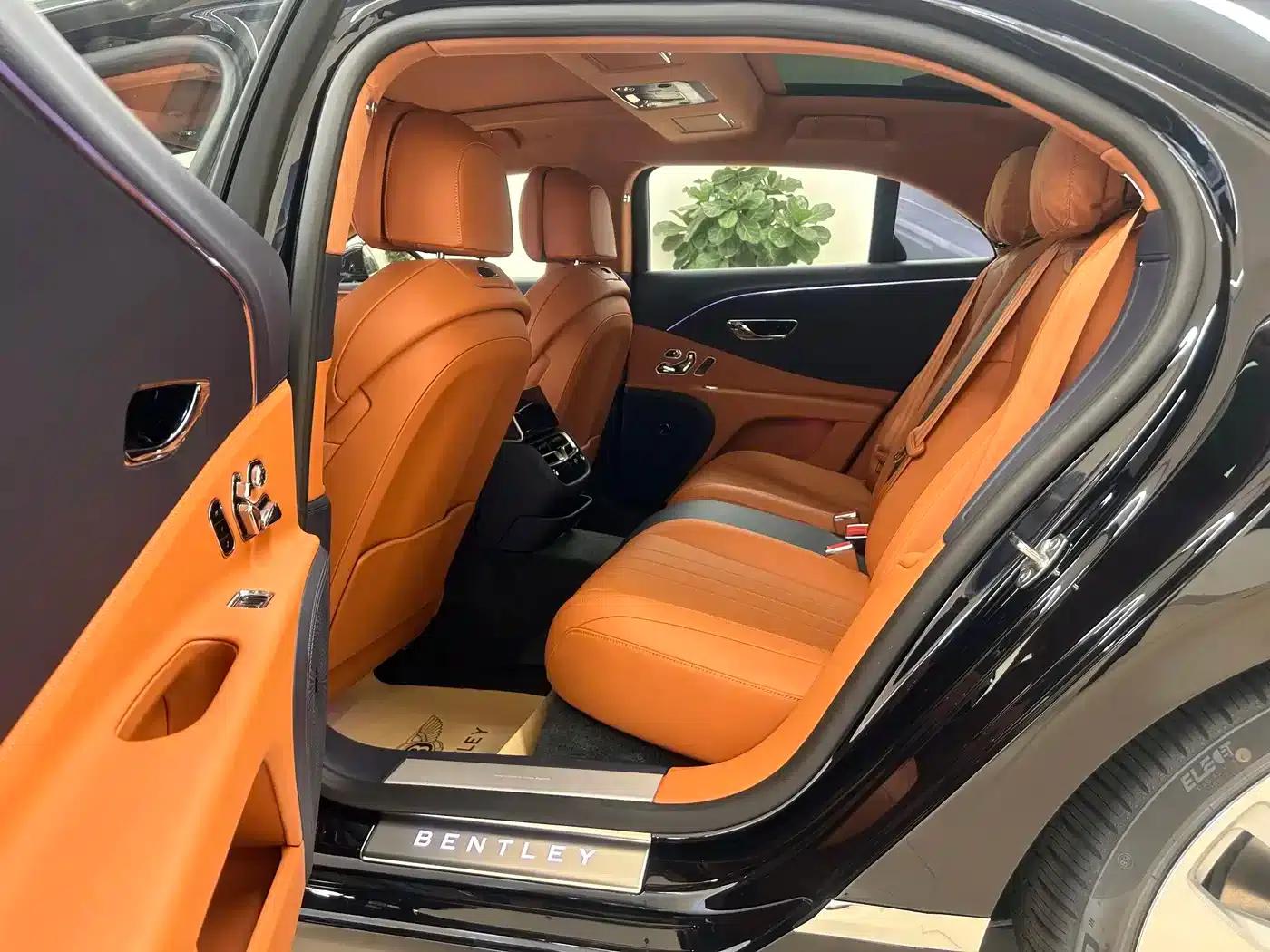 2026 Mercedes-Benz Flying Spur Plug-in Hybrid 4.0T V8 Standard Edition — миниатюра 4