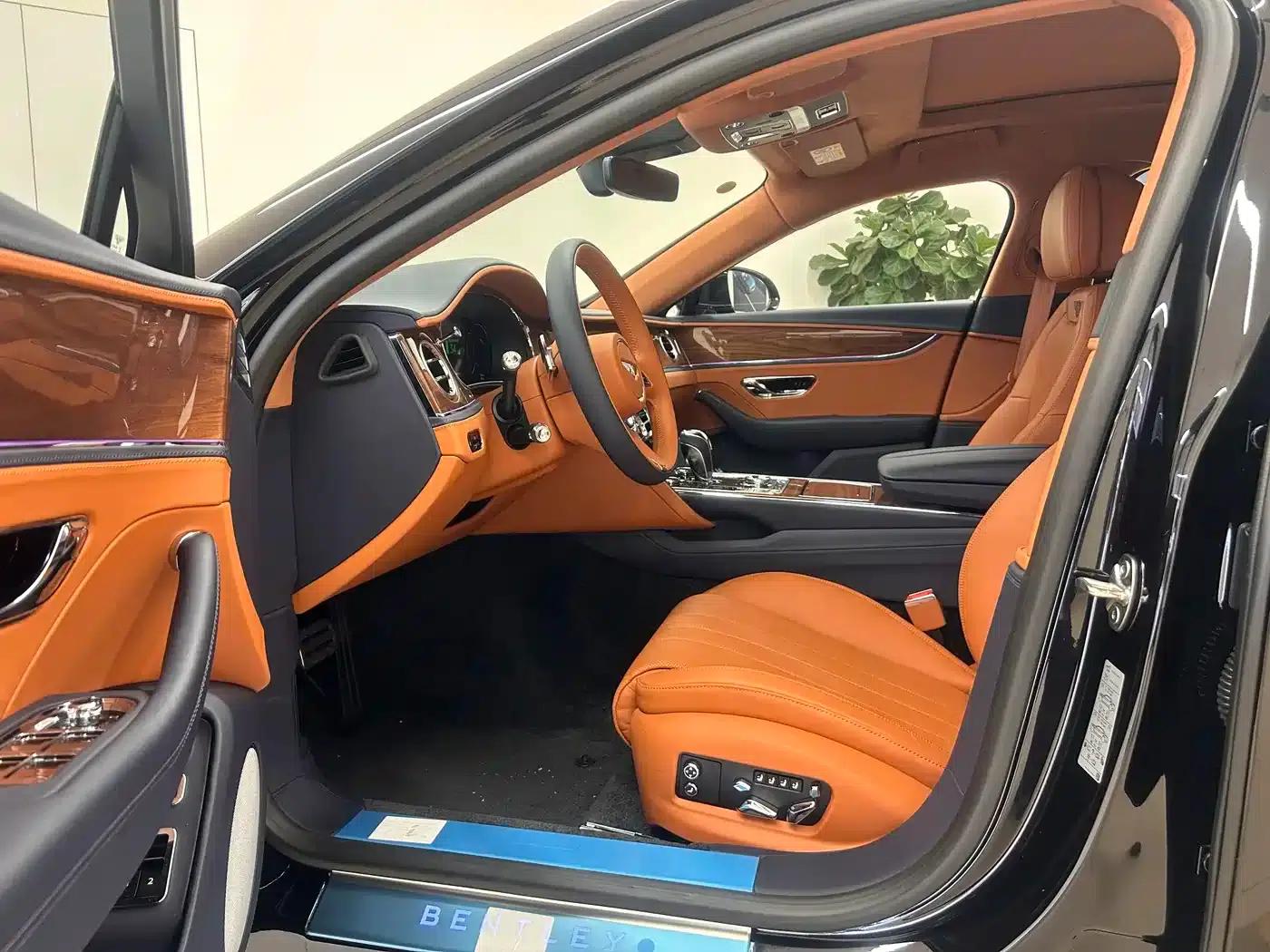 2026 Mercedes-Benz Flying Spur Plug-in Hybrid 4.0T V8 Standard Edition — миниатюра 5