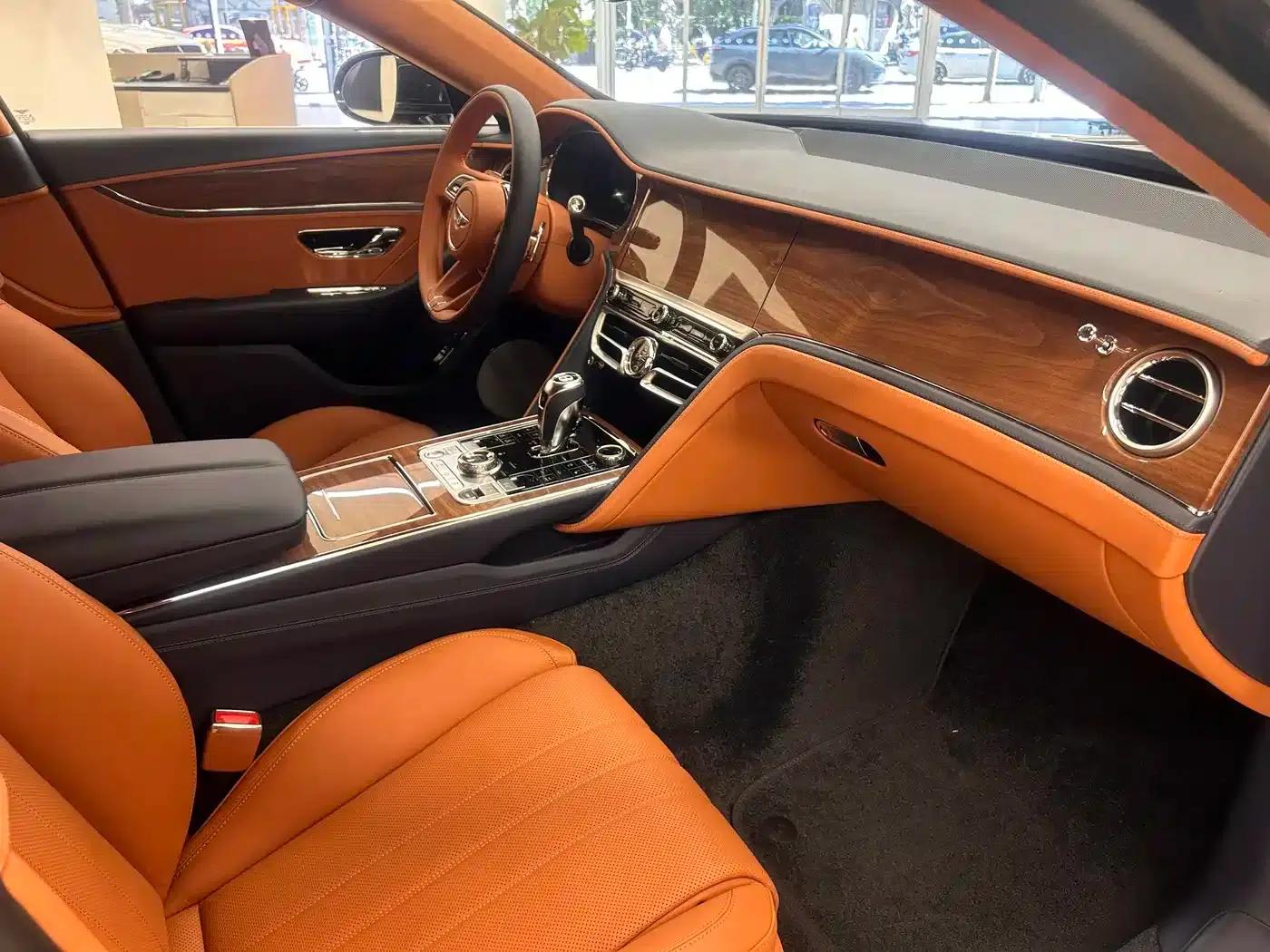 2026 Mercedes-Benz Flying Spur Plug-in Hybrid 4.0T V8 Standard Edition — миниатюра 7