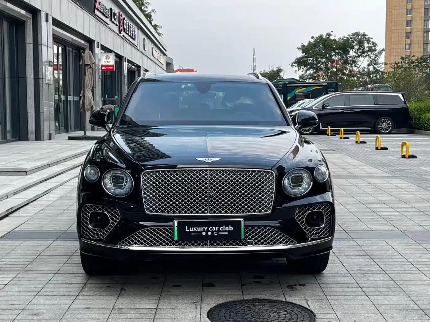 Bentayga Plug-in Hybrid 2021 3.0T PHEV — миниатюра 2
