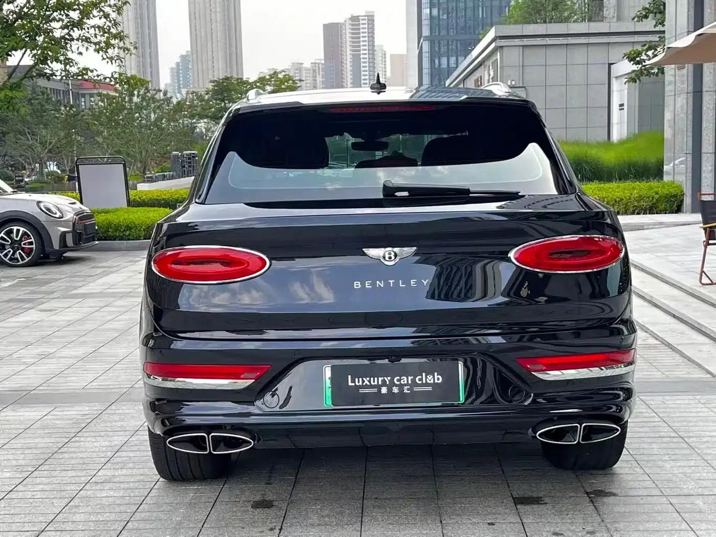 Bentayga Plug-in Hybrid 2021 3.0T PHEV — миниатюра 4